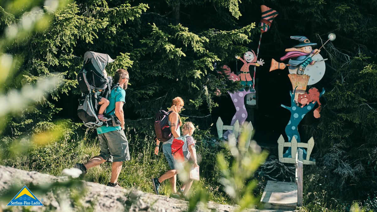 Themenwege für Familien mit Stickerheft in Fiss Familienregion Serfaus-Fiss-Ladis in Tirol Wandern mit Kindern abwechslungsreich | © Fisser Bergbahnen GmbH |christianwaldegger.com