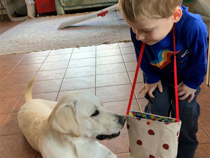 Geschichte Tim Haas Hündin Lotti Partner-Hunde Österreich Spende Ausbildung Assistenzhund Blog Familienregion Serfaus-Fiss-Ladis | © Martina Haas