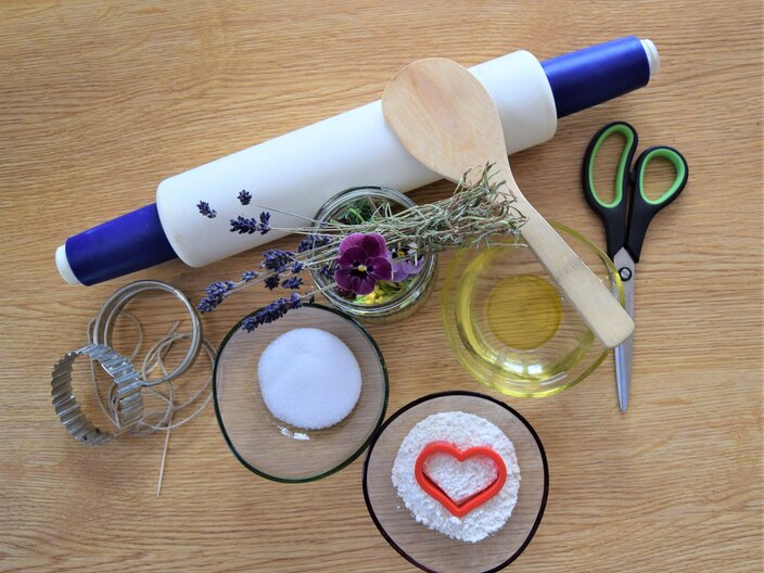 Salzteig mit nur wenigen Zutaten selber machen mit Murmli aus Serfaus-Fiss-Ladis  | © Serfaus-Fiss-Ladis Marketing GmbH 