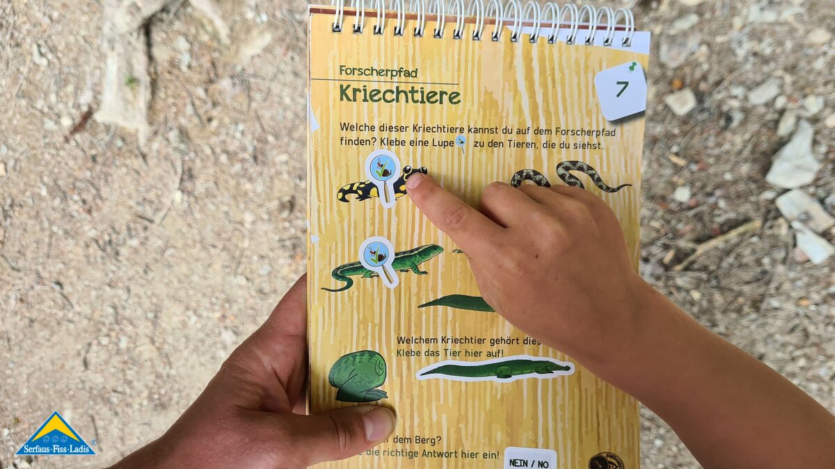 Abenteuerblock für den Forschpfad Hexenweg Piratenweg Tirol Österreich | © Serfaus-Fiss-Ladis Marketing GmbH