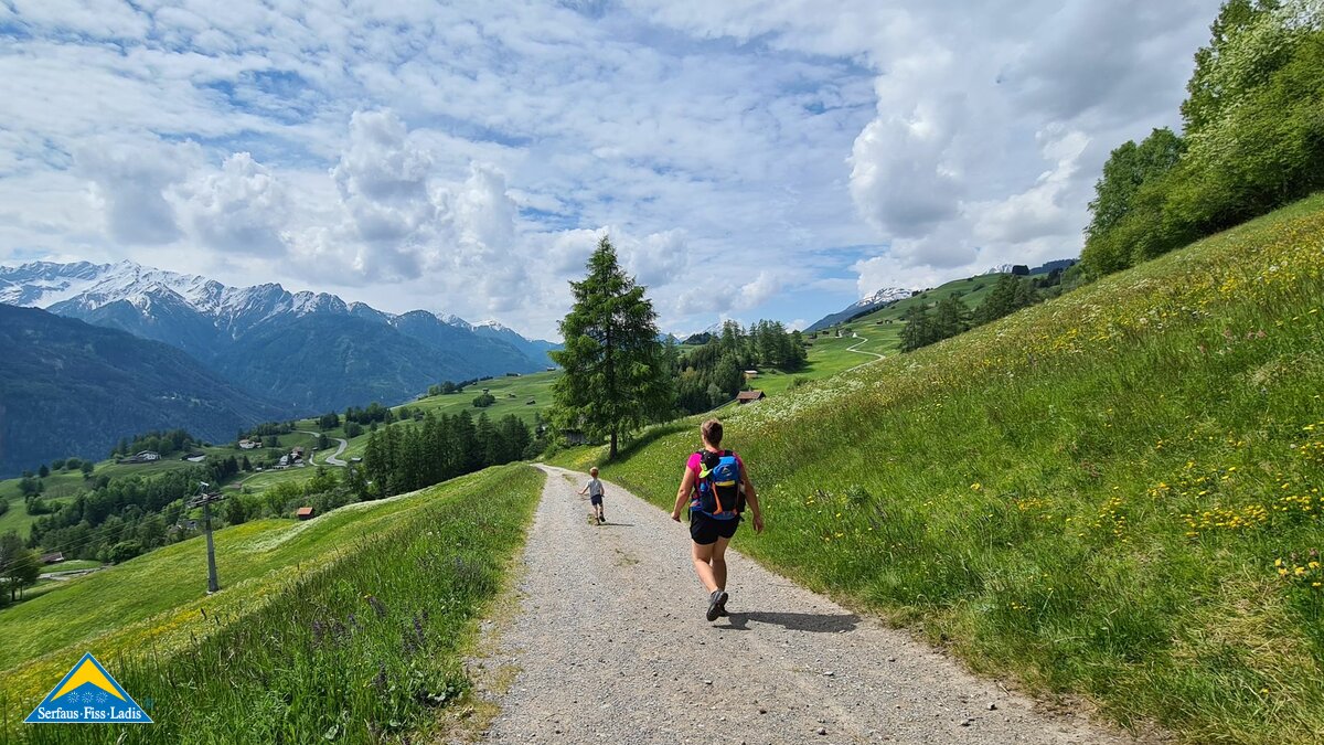 Auf dem Faltriweg in Serfaus-Fiss-Ladis in Tirol geht es in das Dorf Ladis | © Serfaus-Fiss-Ladis Marketing GmbH
