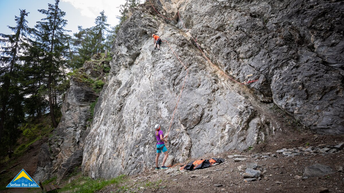 Klettern im Vorstieg Famiien-Klettergarten Rappenwand Familienregion Serfaus-Fiss-Ladis in Tirol  | © Serfaus-Fiss-Ladis Marketing GmbH | Andreas Kirschner