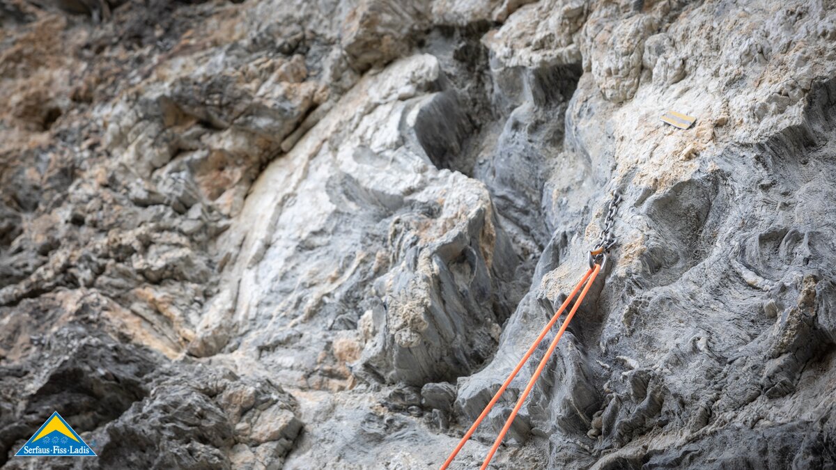 Seilklettern im Freien mit Kinder Kurse buchen Alpinschulen Ferienregion Serfaus-Fiss-Ladis in Tirol | © Serfaus-Fiss-Ladis Marketing GmbH | Andreas Kirschner