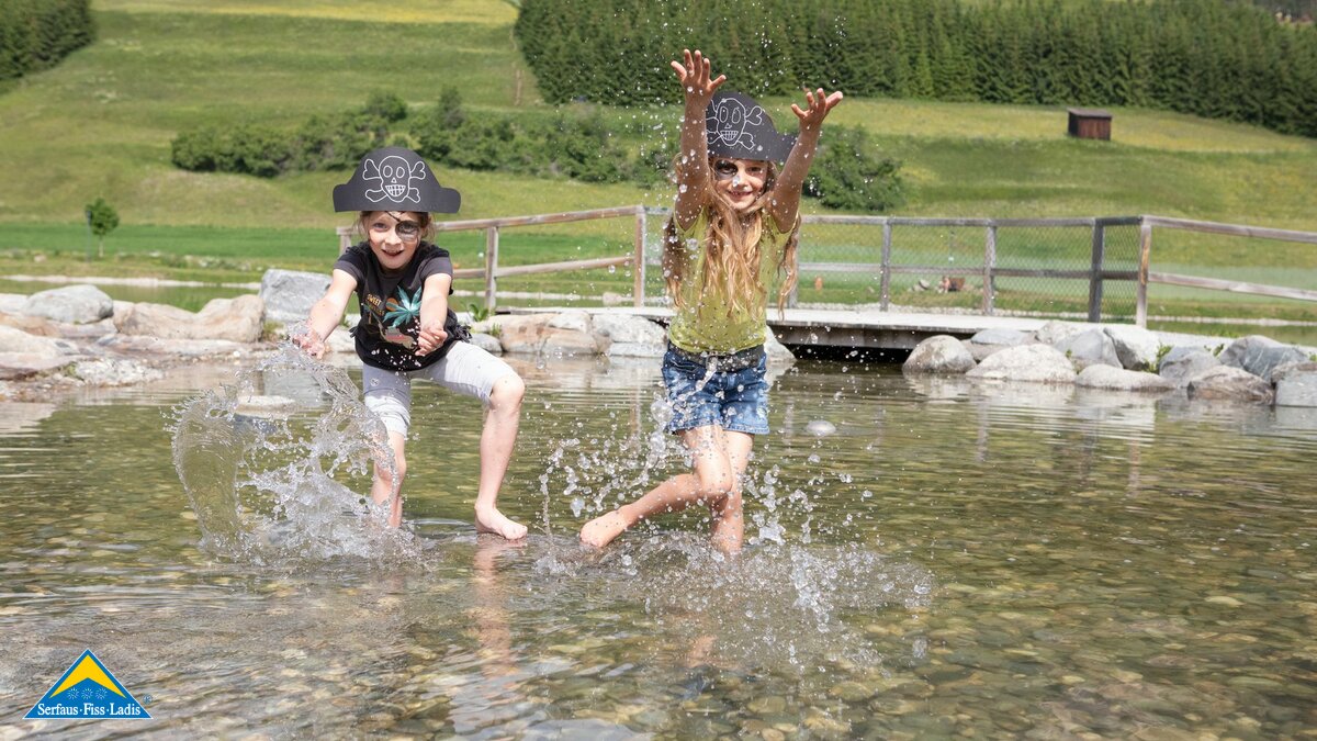Spiele mit Kindern Thema Piraten Basteln Schminken Kinderclubs Serfaus-Fiss-Ladis in Tirol | © Serfaus-Fiss-Ladis Marketing GmbH | Andreas Kirschner