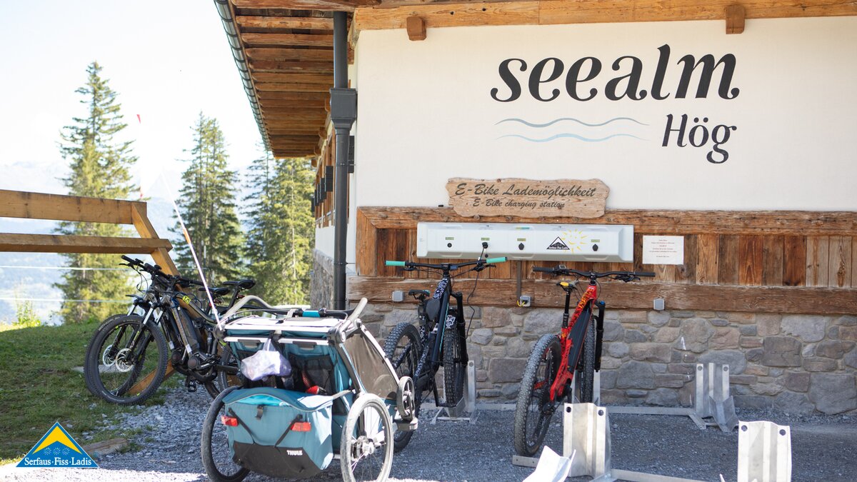 Ladestation Bergrestaurant Seealm Hög Wanderregion Serfaus-Fiss-Ladis in Tirol | © Serfaus-Fiss-Ladis Marketing GmbH | Andreas Kirschner
