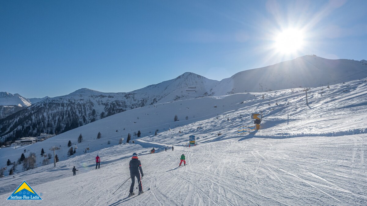 Skifahren im sonnenverwöhnten Skigebiet Serfaus-Fiss-Ladis Winterurlaub mit der ganzen Familie | © Patotra