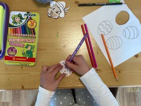 Ostereier mit Mustern bemalen Basteltipp Familienregion Serfaus-Fiss-Ladis in Tirol | ©  Serfaus-Fiss-Ladis Marketing GmbH