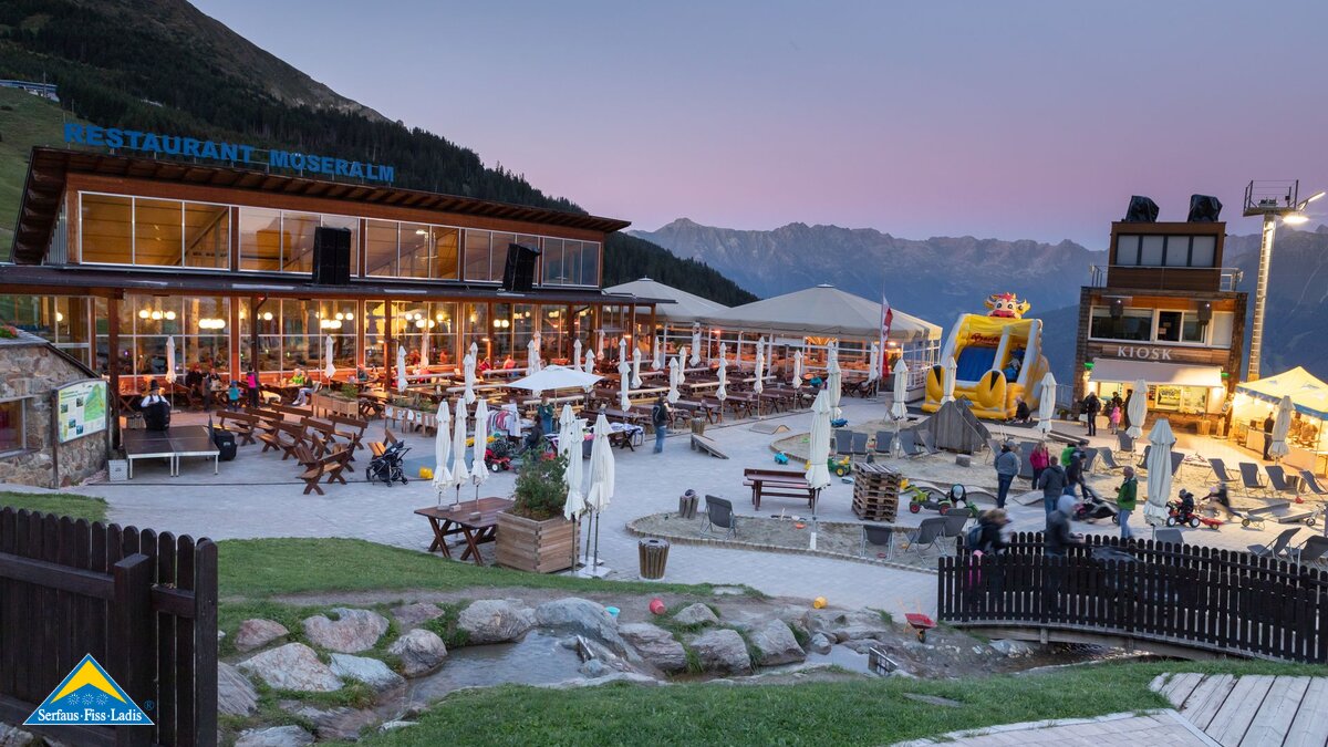 Bergrestaurant Möseralm in Fiss in Serfaus-Fiss-Ladis in Tirol Abendstimmung | © Fisser Bergbahnen GmbH | Andreas Kirschner