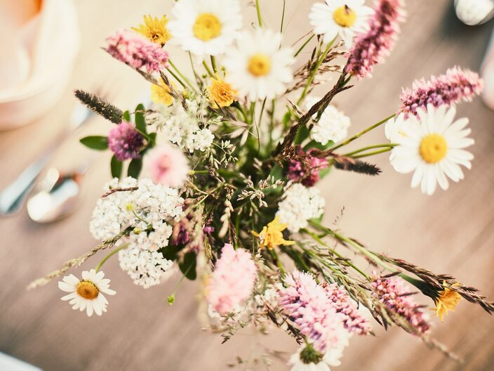 Strauß aus Wiesenblumen in Serfaus-Fiss-Ladis in Tirol | © Serfaus-Fiss-Ladis Marketing GmbH | Christian Waldegger