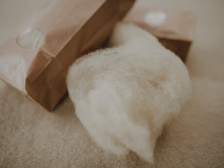 Schafwoll-Vlies eines Schafes aus Serfaus-Fiss-Ladis Tirol Österreich | © Regina Maier