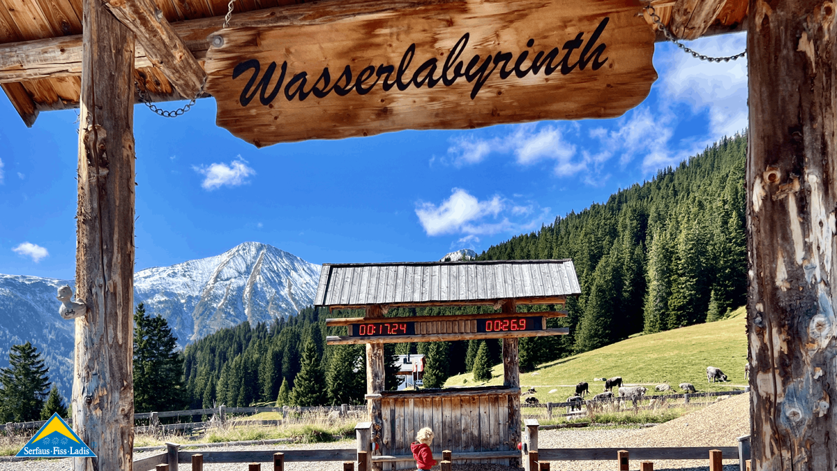Im Erlebnispark Hög  in Serfaus gibt es ein Wasserlabyrinth. Sommerferien in Serfaus-Fiss-Ladis | © unaufschiebbar.de