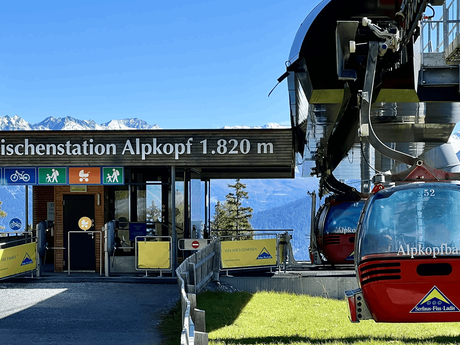 An der Zwischenstation der Alpkopfbahn in Serfaus befindet sich auf 1.820 m Höhe der Erlebnispark Hög.  | © unaufschiebbar.de