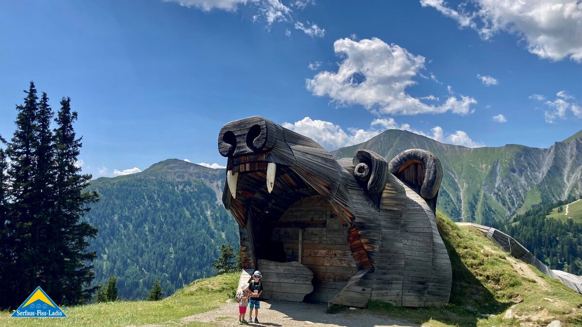 Familie auf dem Wanderweg von der Alpkopfbahn zur Lazidbahn in Serfaus-Fiss-Ladis | © Serfaus-Fiss-Ladis Marketing GmbH