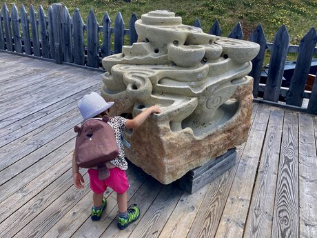 Bei den Kugelbahnen im Georama Lassida in Serfaus gibt es für die Kinder viel zu entdecken | © Serfaus-Fiss-Ladis Marketing GmbH