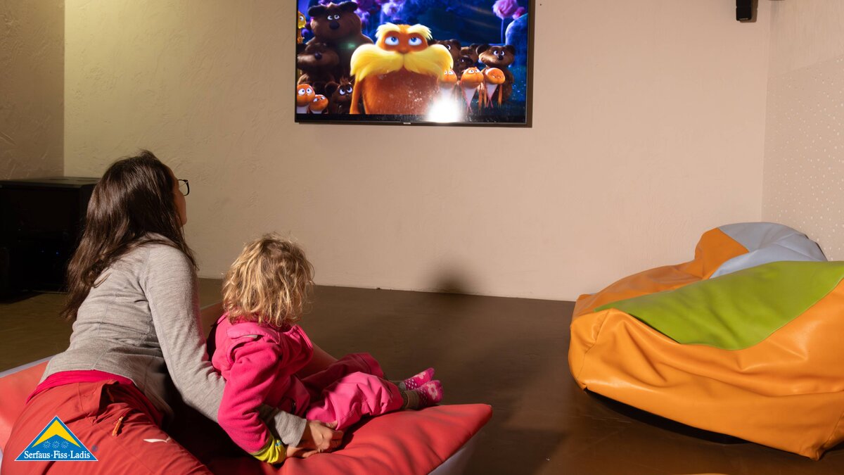 Kinderkino Kids Loft Schlechtwetterprogramm Familienurlaub Serfaus-Fiss-Ladis Tirol | © Serfaus-Fiss-Ladis Marketing GmbH | Andreas Kirschner