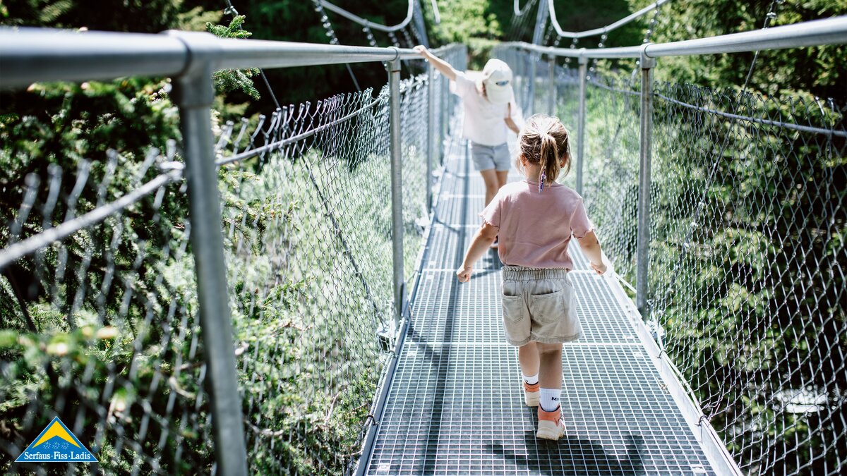 Spannende Hängebrücke im Murmliwasser Serfaus, Tirol | ©  Serfaus-Fiss-Ladis Marketing GmbH | Rene Raggl