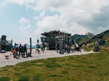 Spielplatz auf 2.436 Metern in Tirol | © sommertage.com