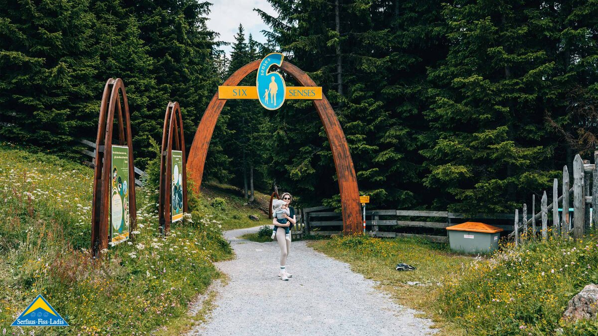 Erlebnisweg der Sinne in den Tiroler Bergen | © sommertage.com