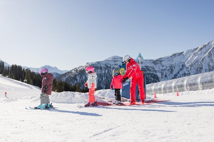 Skischule | © (c) Seilbahn Komperdell GmbH_Fabian Schirgi