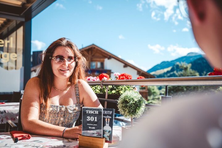 Groß ((c)_LeiterMichael_Stüberl_Terasse-36)