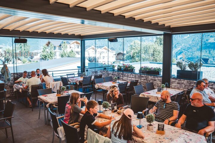 Groß ((c)_LeiterMichael_Stüberl_Terasse-40)