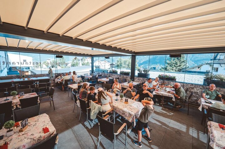 Groß ((c)_LeiterMichael_Stüberl_Terasse-41)