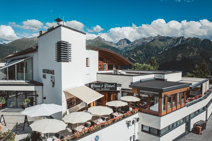 Groß ((c)_LeiterMichael_Stüberl_Terasse-2)