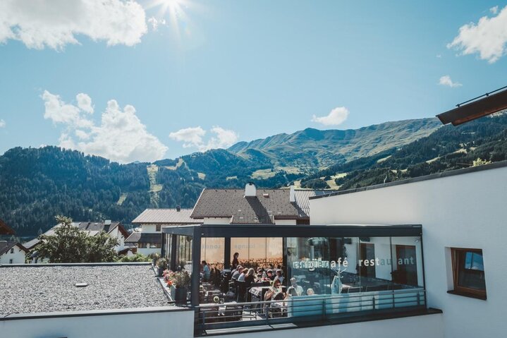 Groß ((c)_LeiterMichael_Stüberl_Terasse-8)