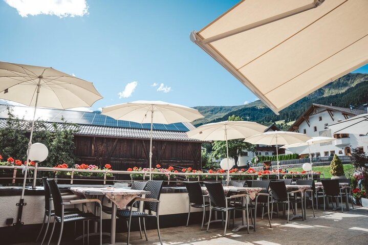 Groß ((c)_LeiterMichael_Stüberl_Terasse-21)