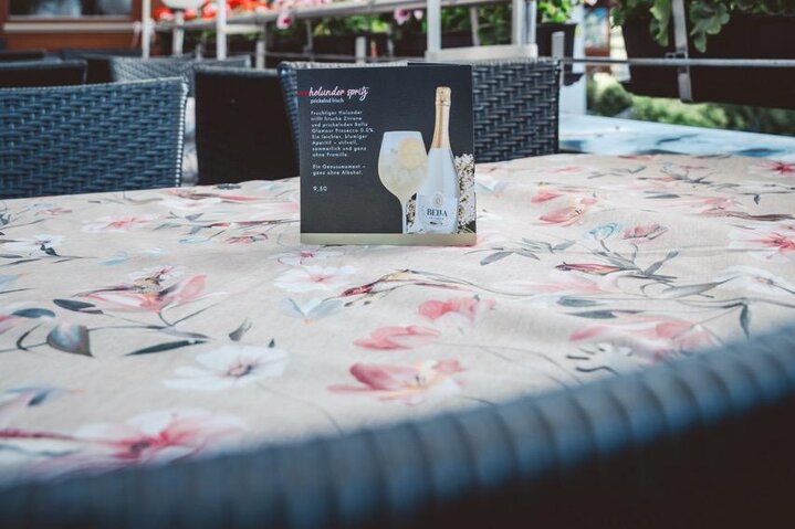 Groß ((c)_LeiterMichael_Stüberl_Terasse-19)